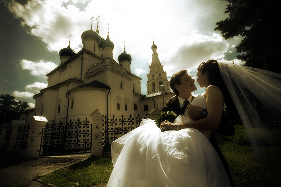 Ksenia & Artem  – Yaroslavl (Russia) 14.07.12. Emin Kuliyev — Award-Winning Wedding Photojournalist NYC & USA | Best Wedding Photographer Known for Candid, Timeless Moments