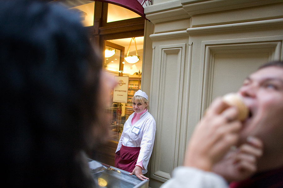 Alexandr & Nastya – Engagement – 09/11/2008. Emin Kuliyev — Award-Winning Wedding Photojournalist NYC & USA | Best Wedding Photographer Known for Candid, Timeless Moments