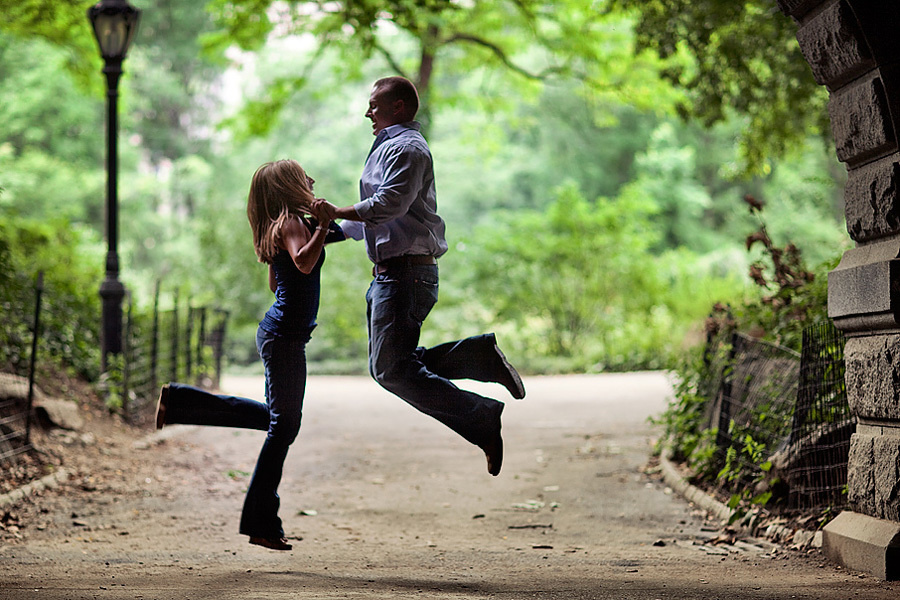 Matthew & Elizabeth – Engagement – 07/24/2009. Emin Kuliyev — Award-Winning Wedding Photojournalist NYC & USA | Best Wedding Photographer Known for Candid, Timeless Moments