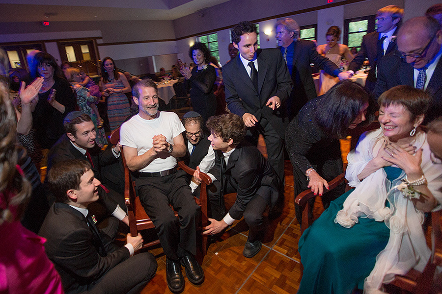 Genevieve & Josh– June 3rd,2012 – Minneapolis (Minnesota). Emin Kuliyev — Award-Winning Wedding Photojournalist NYC & USA | Best Wedding Photographer Known for Candid, Timeless Moments