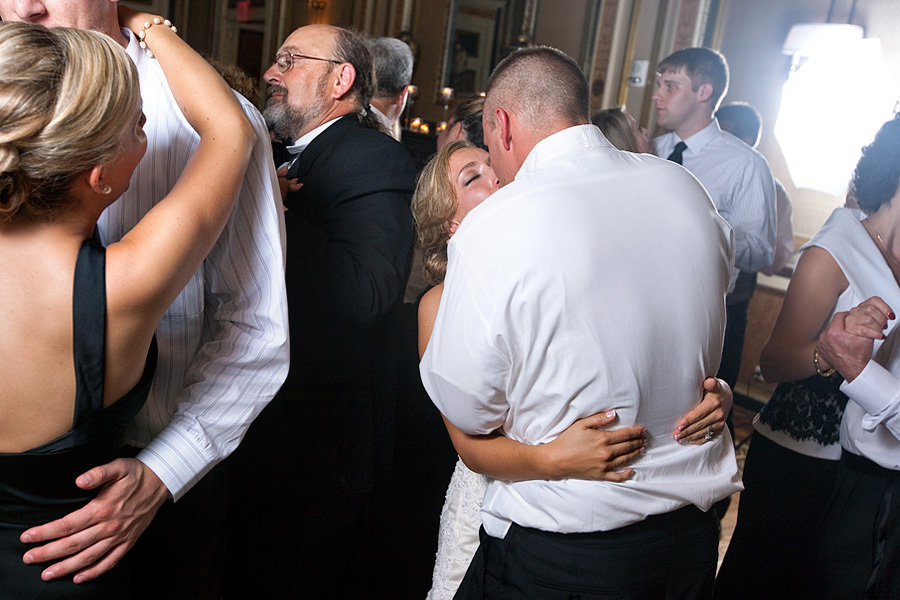 Matthew & Elizabeth – Wedding – 08/15/2009. Emin Kuliyev — Award-Winning Wedding Photojournalist NYC & USA | Best Wedding Photographer Known for Candid, Timeless Moments