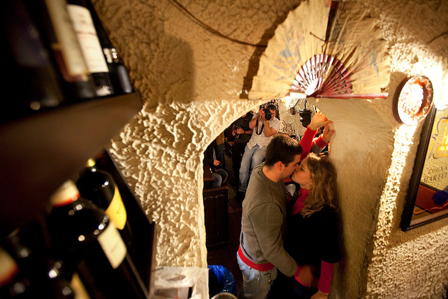 My Workshop in Düsseldorf (Germany) – Behind the scene. Emin Kuliyev — Award-Winning Wedding Photojournalist NYC & USA | Best Wedding Photographer Known for Candid, Timeless Moments