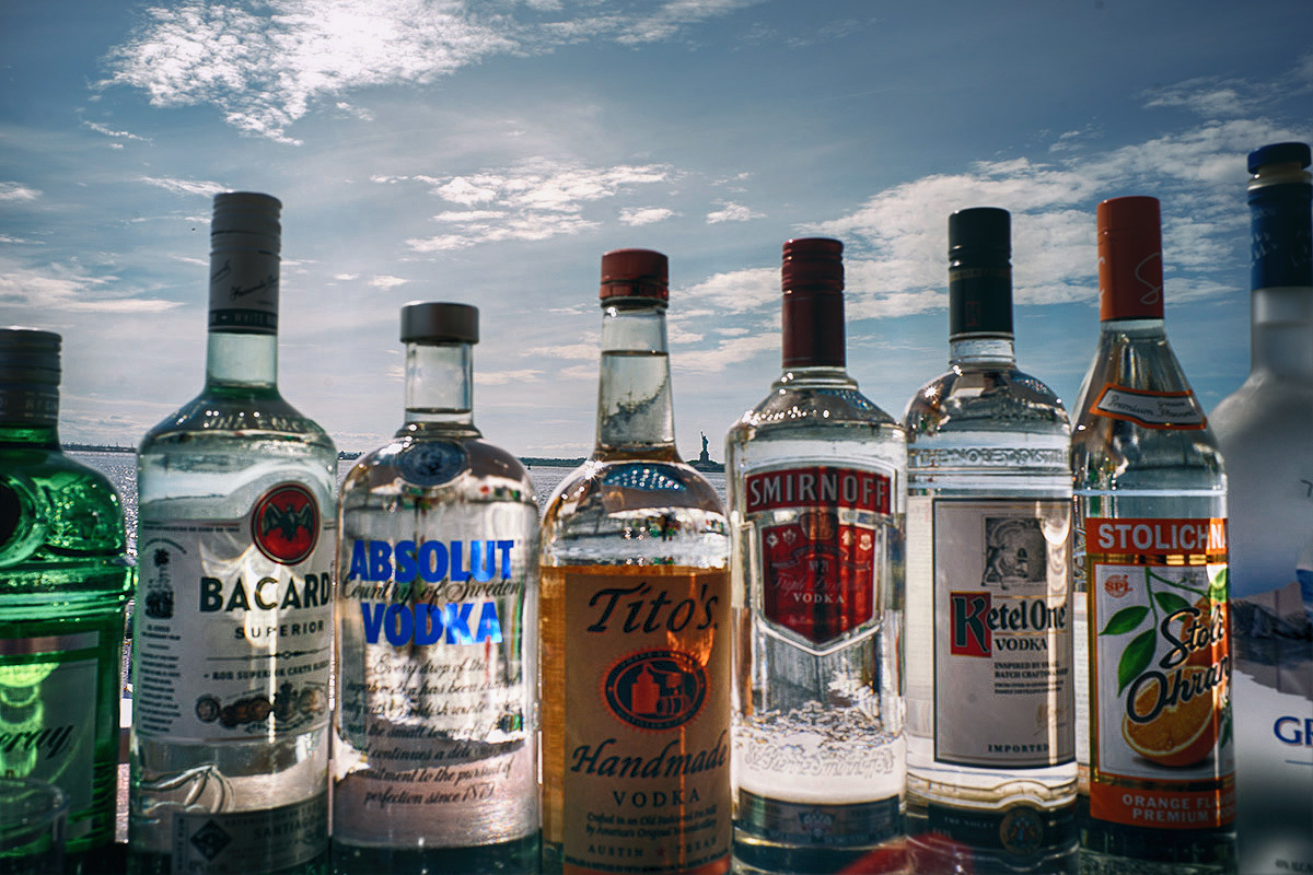 Eric & Debra  –  6/13/2015 (Wedding at Liberty Warehouse). Emin Kuliyev — Award-Winning Wedding Photojournalist NYC & USA | Best Wedding Photographer Known for Candid, Timeless Moments