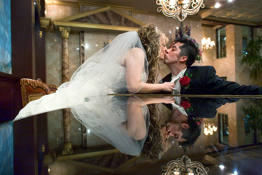 Linda & Mike – Halloween Wedding (10.31.08). Emin Kuliyev — Award-Winning Wedding Photojournalist NYC & USA | Best Wedding Photographer Known for Candid, Timeless Moments