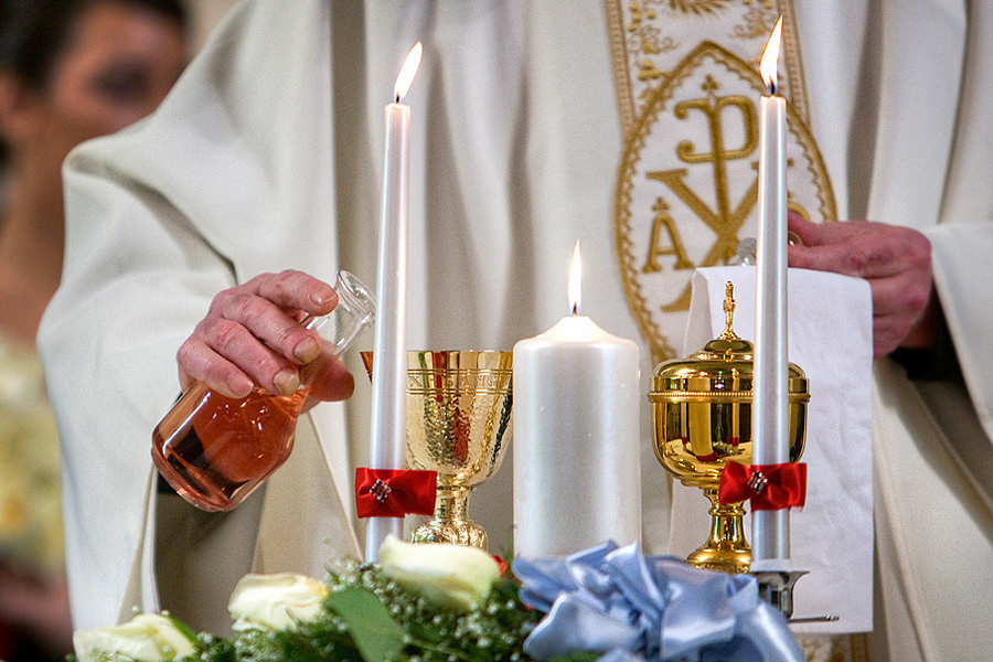 Tiffany & Jake (Wedding – 02/14/09). Emin Kuliyev — Award-Winning Wedding Photojournalist NYC & USA | Best Wedding Photographer Known for Candid, Timeless Moments