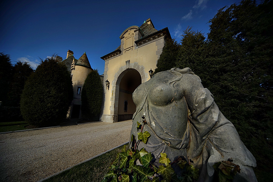 Niloufar & Ali –  – 11/28/2014 –  Oheka Castle,Huntington, NY. Emin Kuliyev — Award-Winning Wedding Photojournalist NYC & USA | Best Wedding Photographer Known for Candid, Timeless Moments