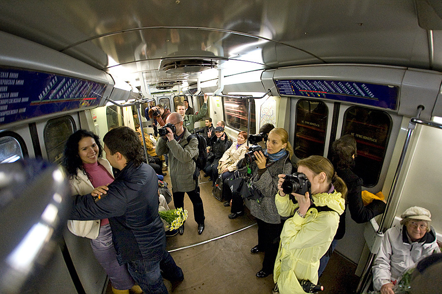 Wedding photography seminar and master class in Moscow (Russia). Emin Kuliyev — Award-Winning Wedding Photojournalist NYC & USA | Best Wedding Photographer Known for Candid, Timeless Moments