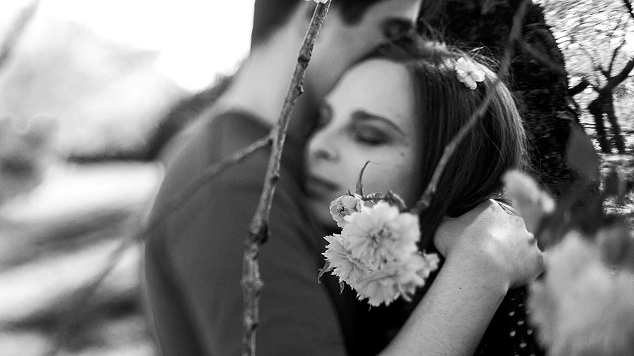 Melissa & Emad – E-Session (April, 27th, 2013). Emin Kuliyev — Award-Winning Wedding Photojournalist NYC & USA | Best Wedding Photographer Known for Candid, Timeless Moments