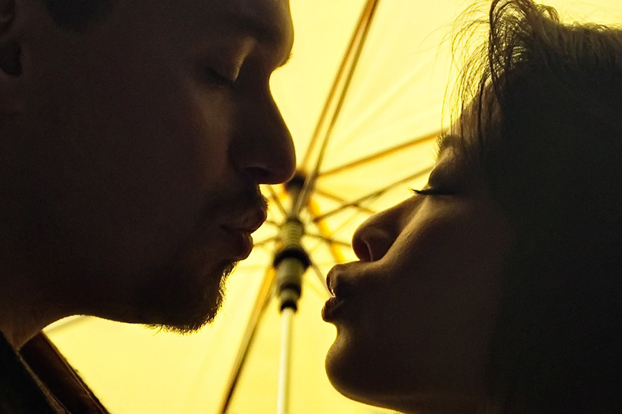 Connie & Bryan – E-Session (November, 6th, 2009). Emin Kuliyev — Award-Winning Wedding Photojournalist NYC & USA | Best Wedding Photographer Known for Candid, Timeless Moments