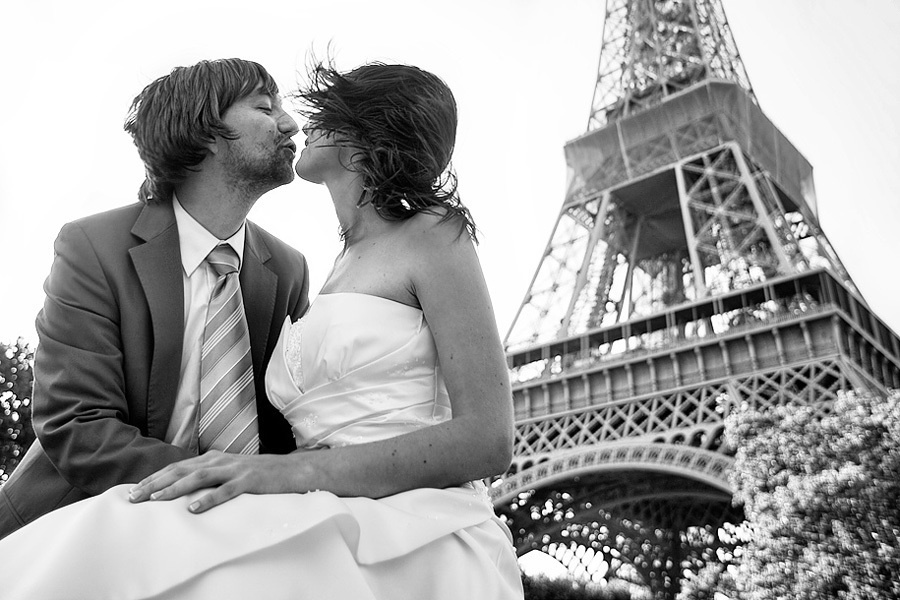 Masha & Andrey – October 3rd, 2009 – Paris (France). Emin Kuliyev — Award-Winning Wedding Photojournalist NYC & USA | Best Wedding Photographer Known for Candid, Timeless Moments