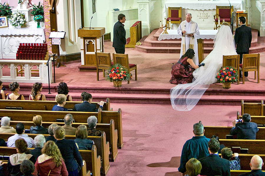Linda & Mike – Halloween Wedding (10.31.08). Emin Kuliyev — Award-Winning Wedding Photojournalist NYC & USA | Best Wedding Photographer Known for Candid, Timeless Moments