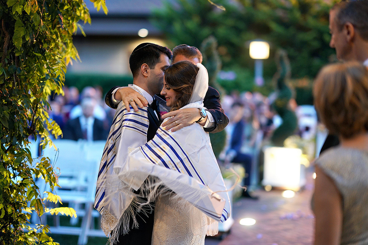 Ernest  and Jena – 8.27.2017 – Crest Hollow Country club. Emin Kuliyev — Award-Winning Wedding Photojournalist NYC & USA | Best Wedding Photographer Known for Candid, Timeless Moments