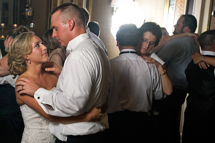 Matthew & Elizabeth – Wedding – 08/15/2009. Emin Kuliyev — Award-Winning Wedding Photojournalist NYC & USA | Best Wedding Photographer Known for Candid, Timeless Moments