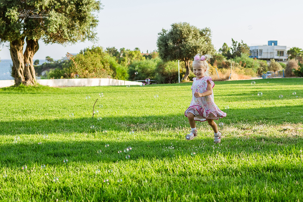 FAMILY STORIES. Lolly Shine. Contemporary digital artist