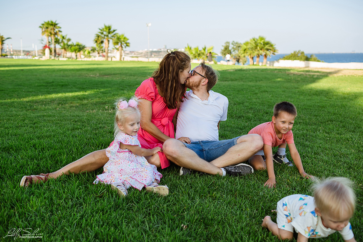 FAMILY STORIES. Lolly Shine. Contemporary digital artist