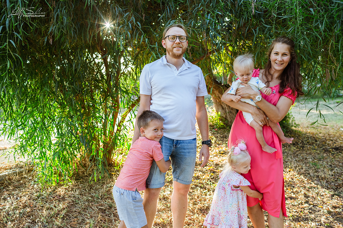 FAMILY STORIES. Lolly Shine. Contemporary digital artist