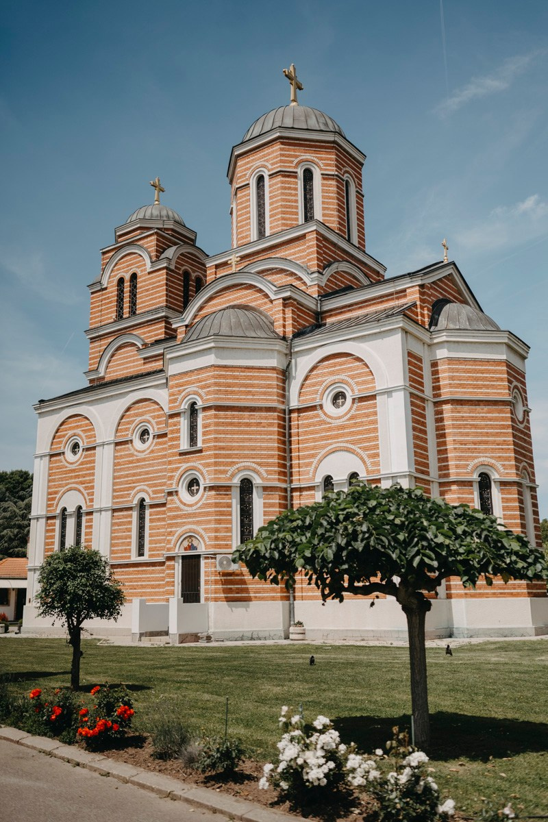 Verino krstenje / Crkva Rodjenja Presvete Bogorodice, Batajnica. Deciji i porodicni fotograf u Beogradu Oksana Skendzic