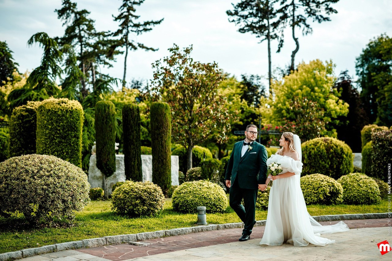 Ревюта. Начало