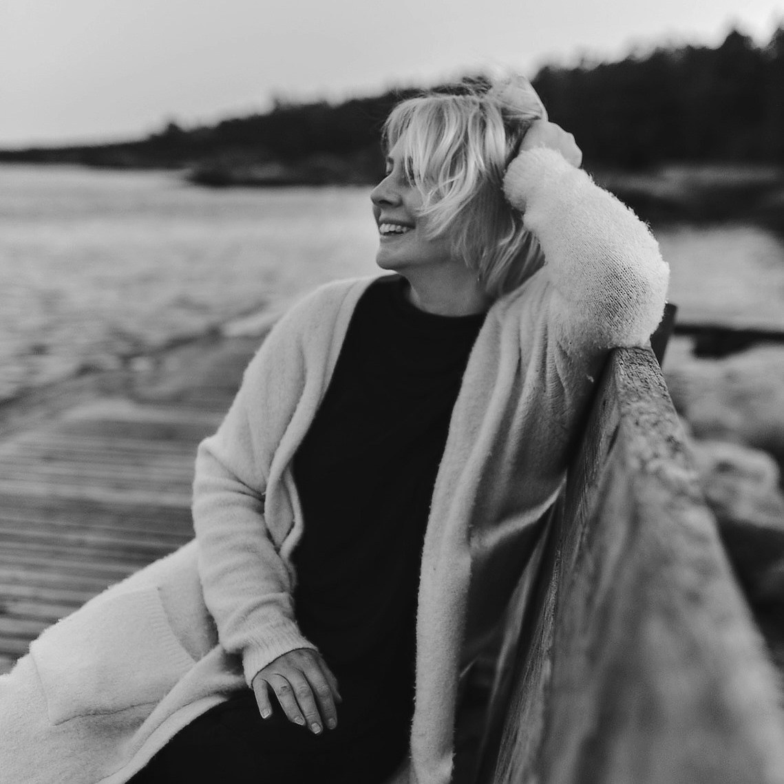 Om mig. Eugenia Arinstein — konstnär som skapar handgjord måleri och illustration med känsla, färg och närvaro. Verksam i Nynäshamn