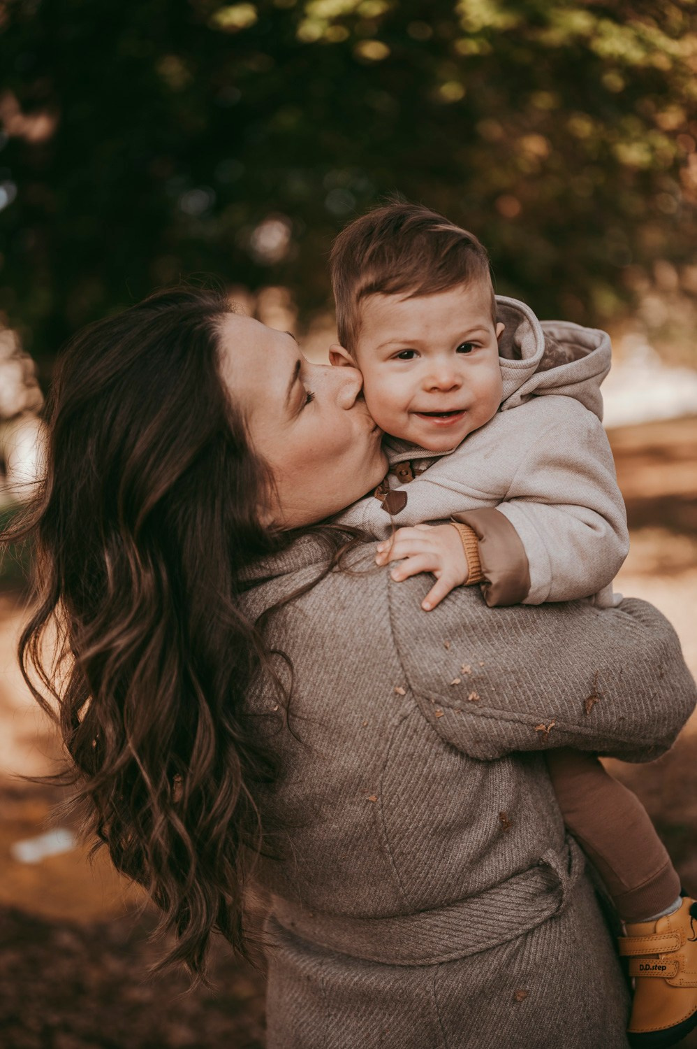 Iva, Ivan, Tara i Stefan — porodicno fotografisanje napolju. Deciji i porodicni fotograf u Beogradu Oksana Skendzic