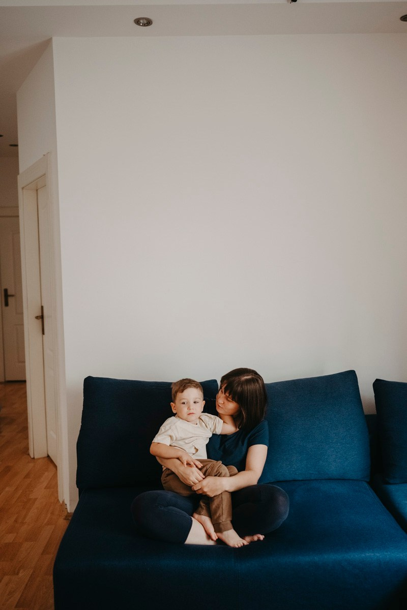 Porodicno fotografisanje kod kuce — Andjela, Lazar, Janko i Mihajlo. Deciji i porodicni fotograf u Beogradu Oksana Skendzic