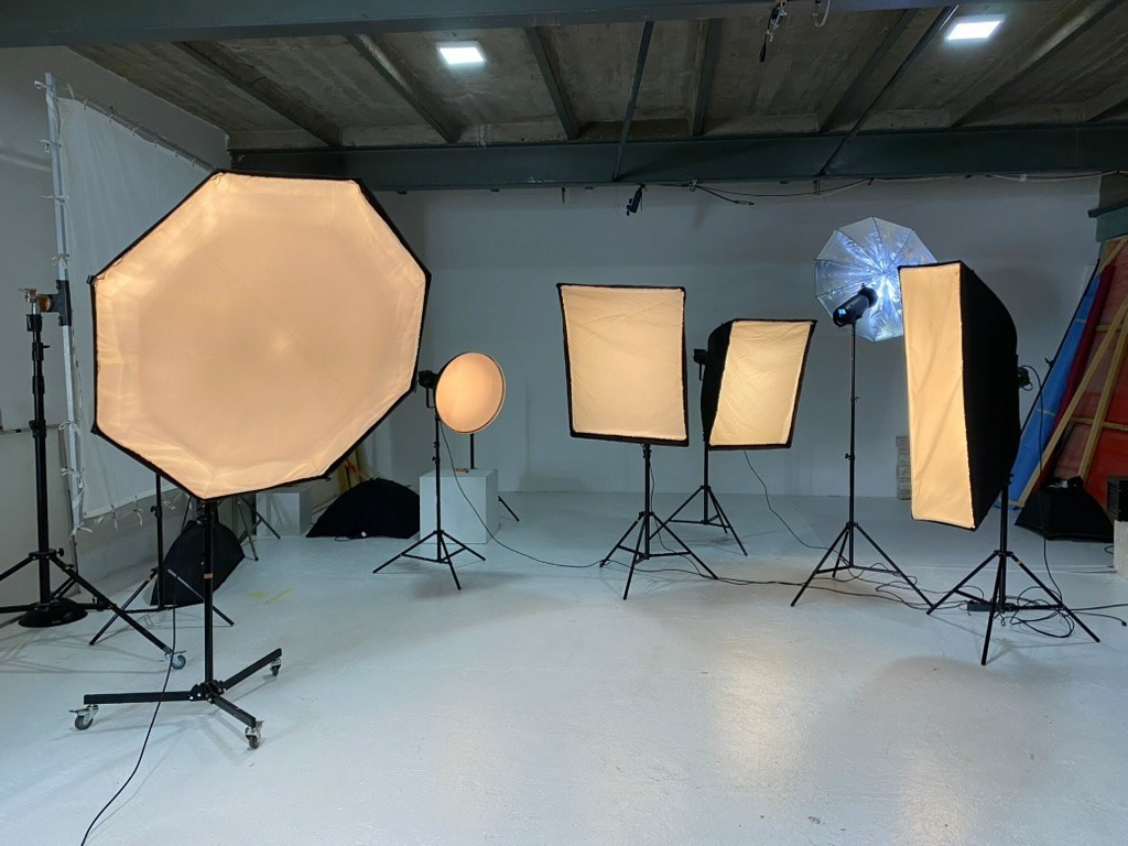 Studio Photogenic. Commercial and studio photographer in Belgrade