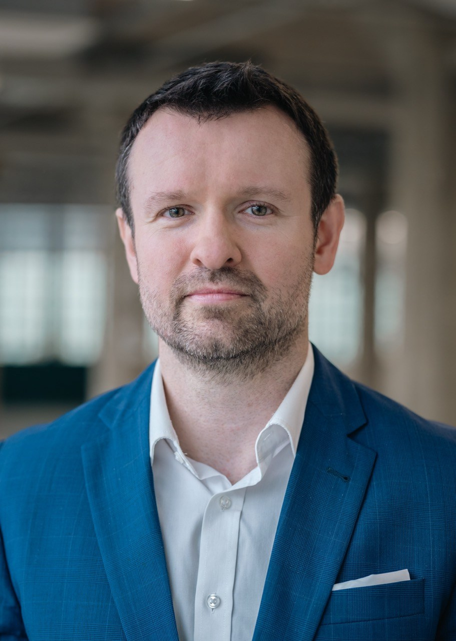 Mužský portrét v přirozeném světle – Praha