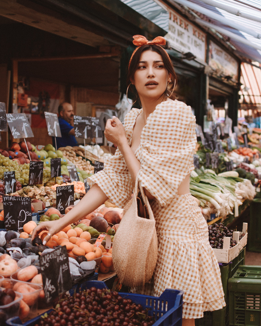 Savrina at the market. Photographer in Vienna Ksenia Kogler