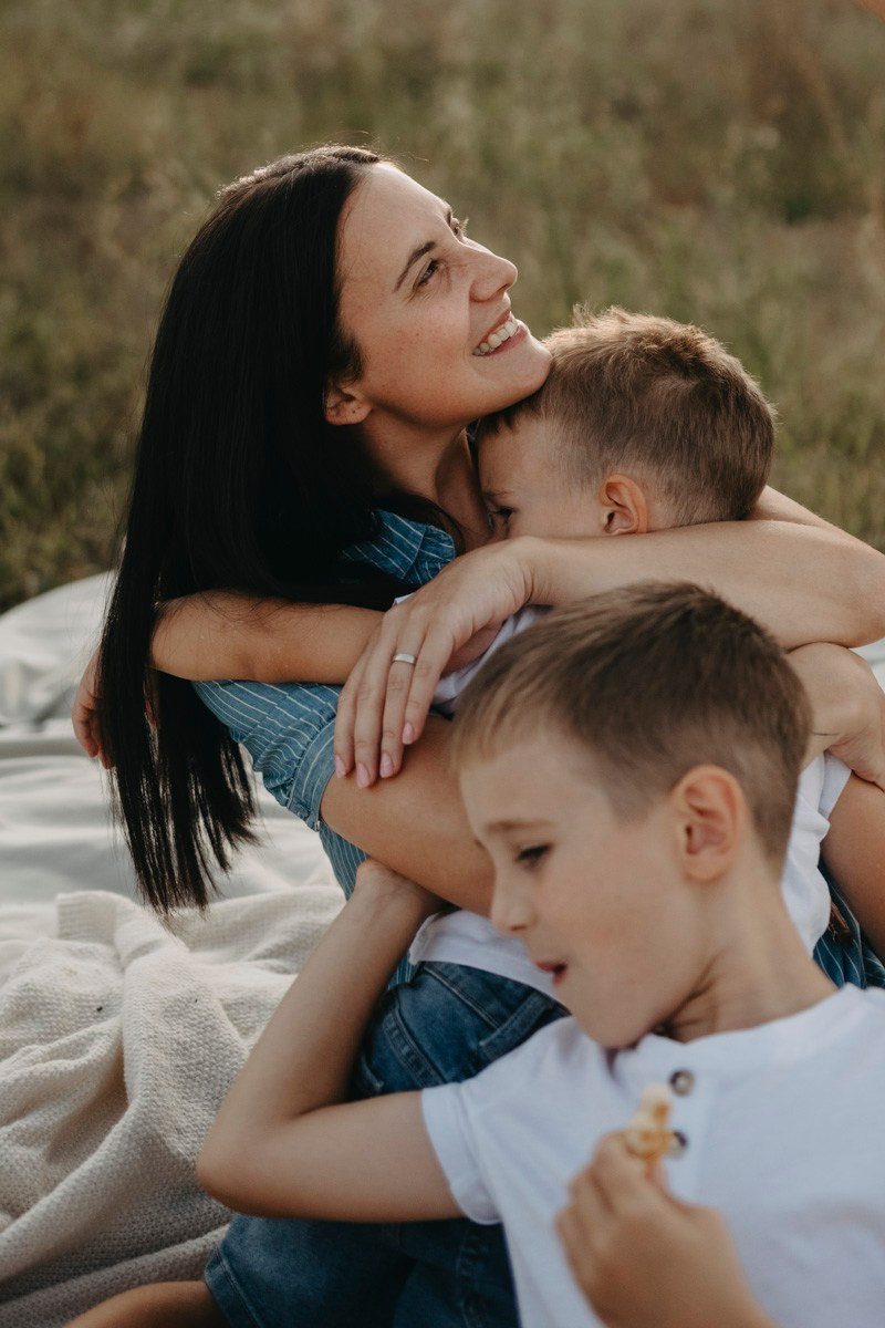 Basici / porodicno fotografisanje u prirodi. Deciji i porodicni fotograf u Beogradu Oksana Skendzic