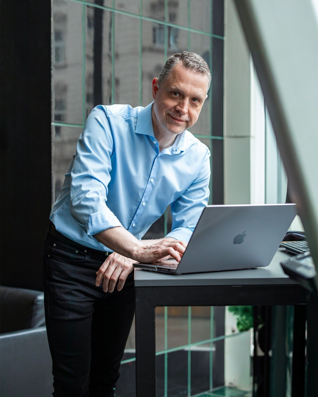 Dana Lišková - Business and Portrait photographer Prague - Brand Photographer Prague - Corporate portraits 