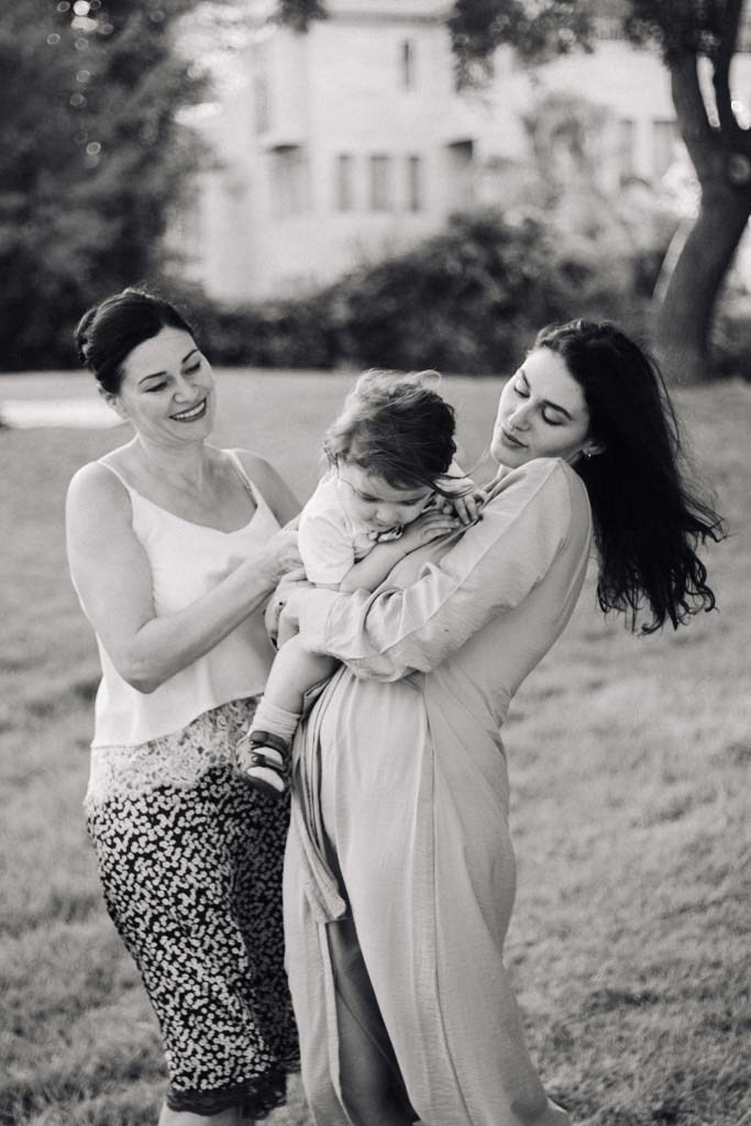 ME, SON AND GRANDMOTHER. PHOTOGRAPHER IN ISRAEL