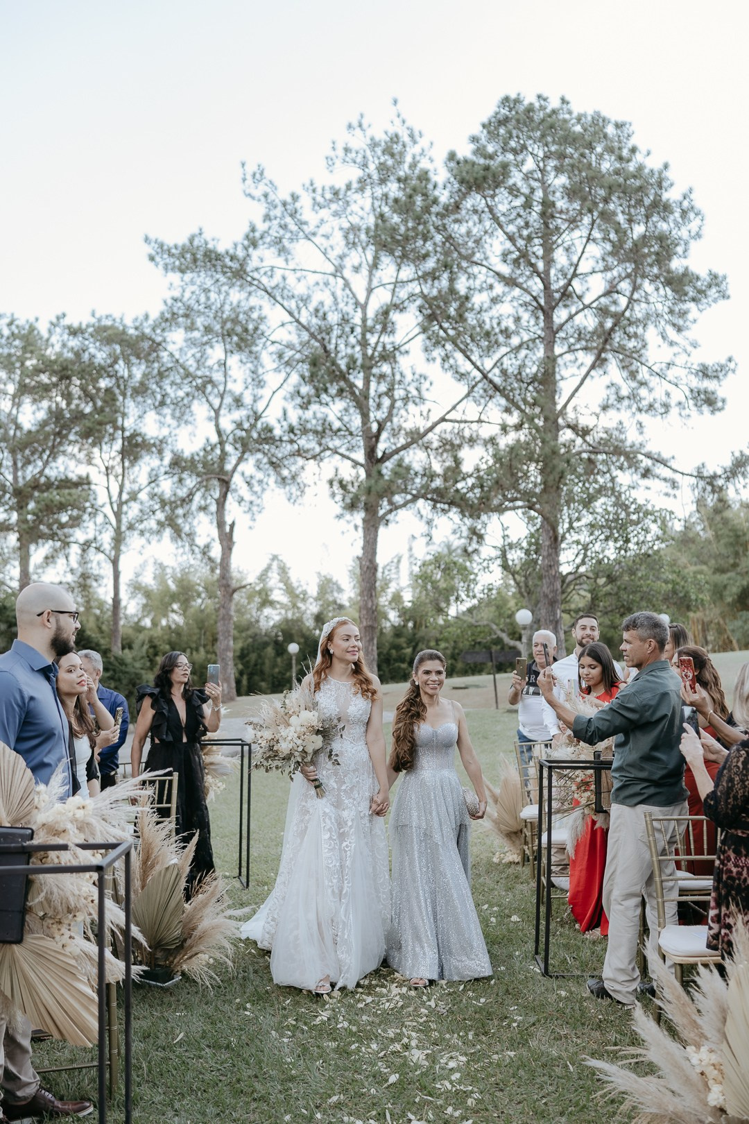 Vivian e Paulo. Edu e Josi Fotografia de Casamento em Belo Horizonte | Fotos Naturais