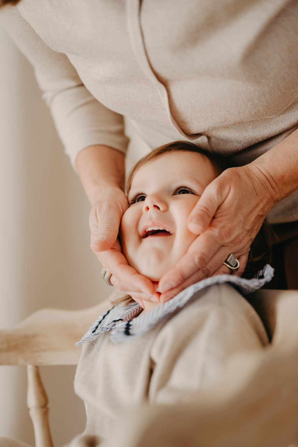 Mamine i bakine Masa i Nadja. Deciji i porodicni fotograf u Beogradu Oksana Skendzic