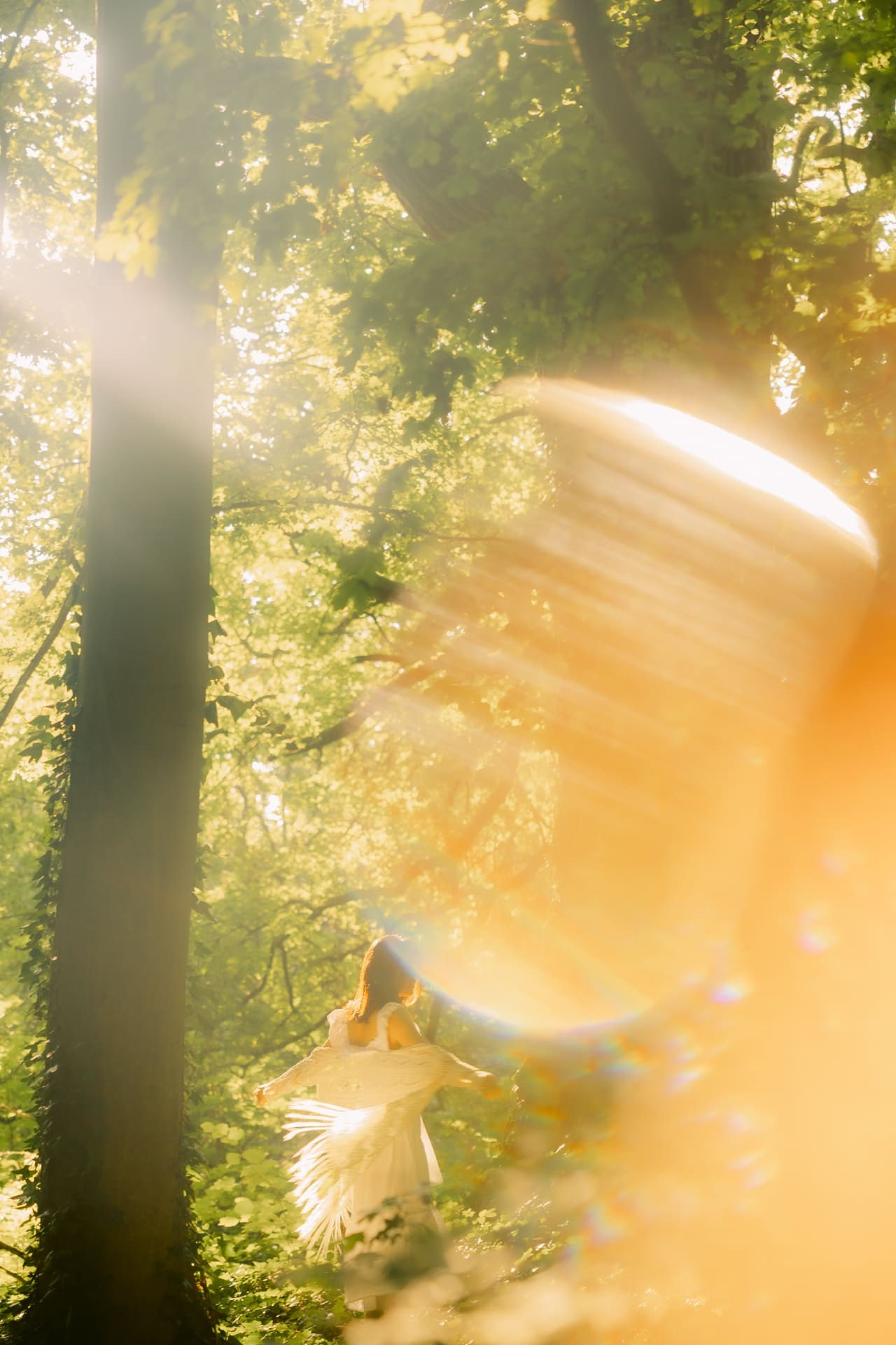 Natural portraits by the sea and in Dutch parks. Romantic & Soulful Photography by Natalia Olhova in Rotterdam