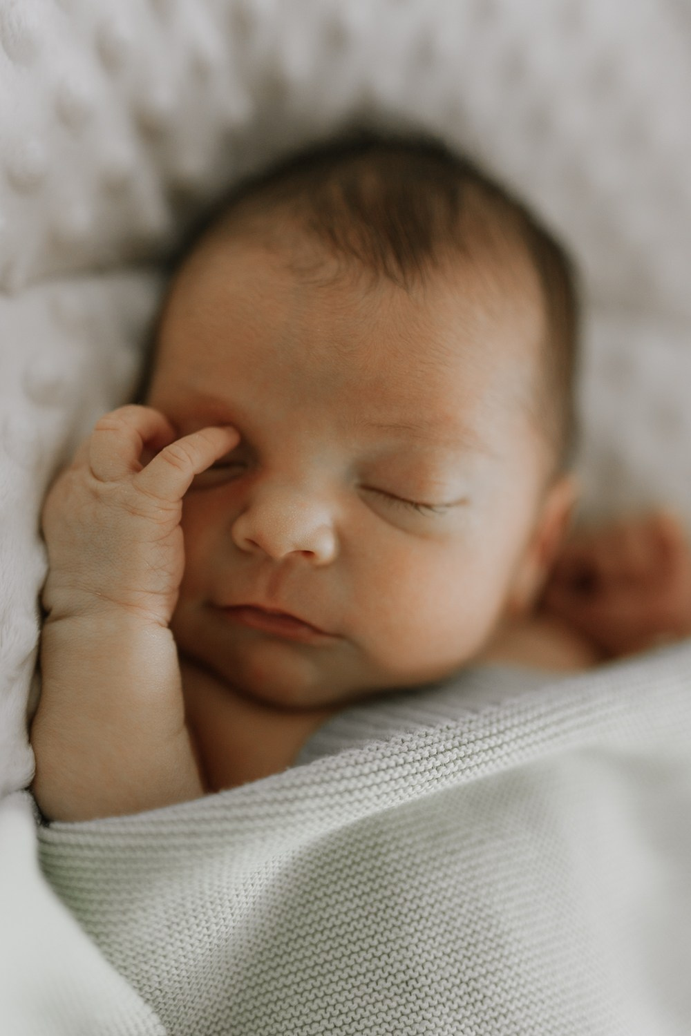 Neugeborenenfotografie Düsseldorf, Newborn Shooting Düsseldorf, Babyfotograf Düsseldorf, natürliche Babyfotos, Familienfotografie Düsseldorf, Neugeborenenshooting NRW.