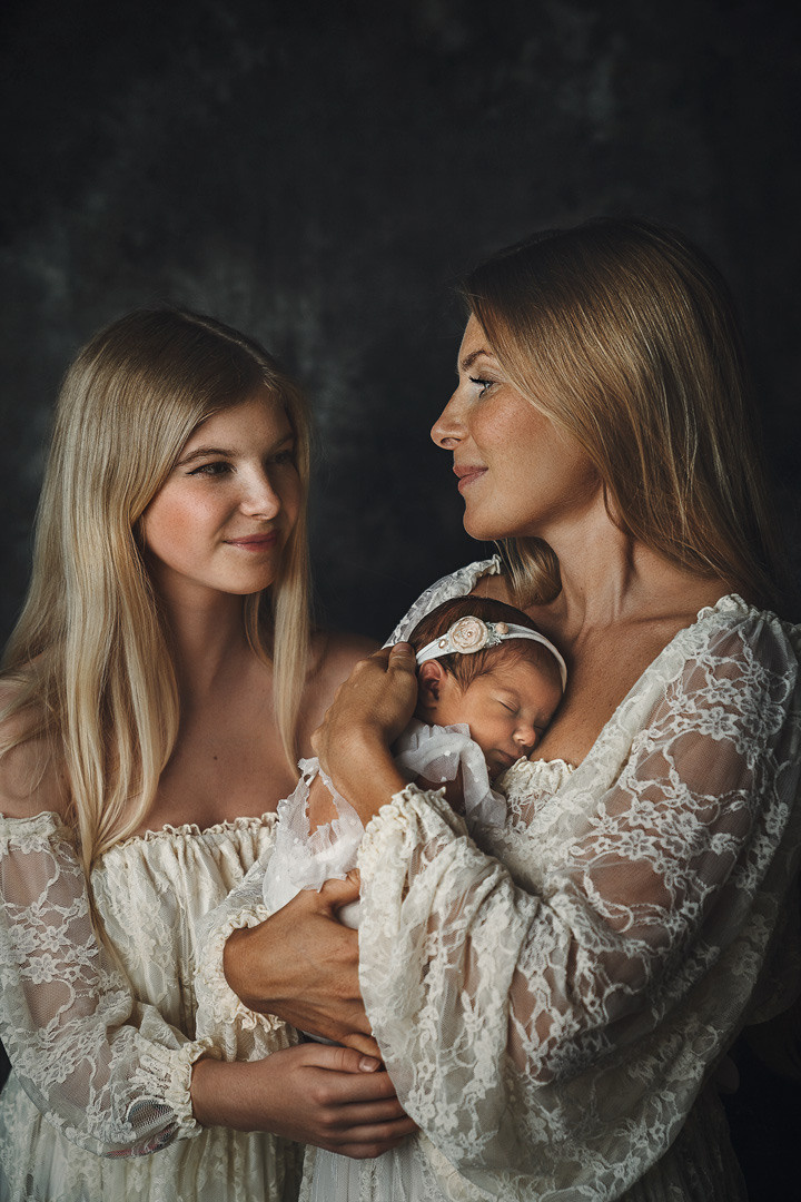 White lace dress #4 20+20€. Professional photography in Tenerife Tania Bonnet