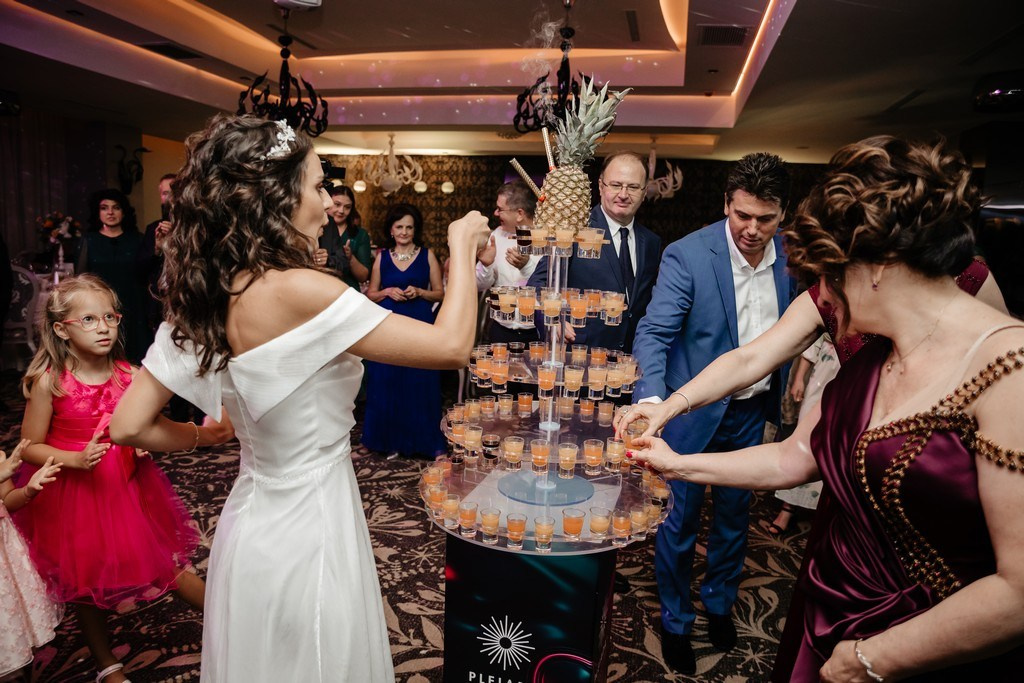 Isil si Radu by Fotograf nunta Iasi — Eduard Schiopu