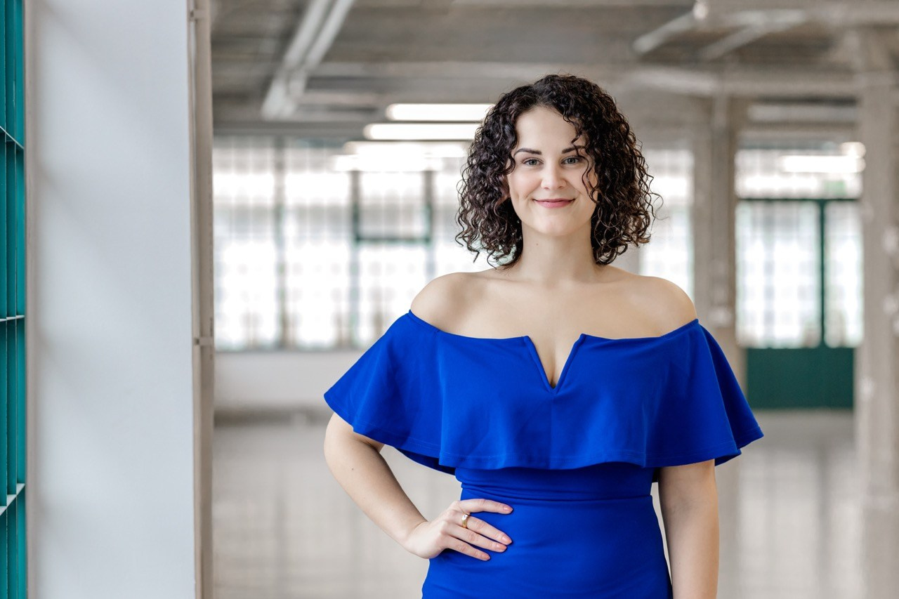 Portrétní fotografka Praha. Dana Lišková — Empathetic Photographer | Introspective Artist |Neurodivergent Coach | Founder of Artepy.cz