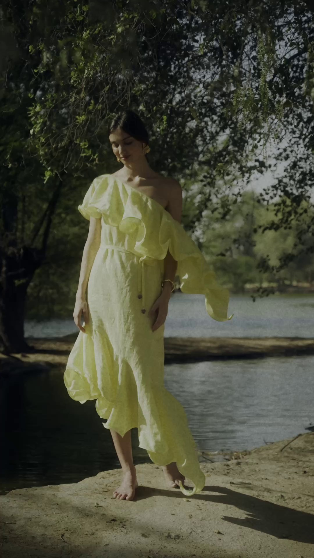 Video. Fashion and commercial photographer in Dubai and worldwide