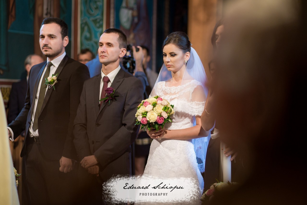 Laura si Bogdan by fotograf nunta Vaslui — Eduard Schiopu