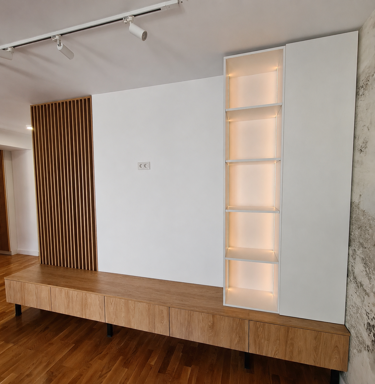 Comoda Tv. Furniture Alexandru Turcu
