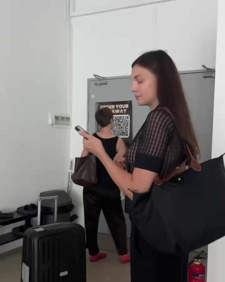 The Process — Studio Brand Photoshoot. Dasha in Singapore