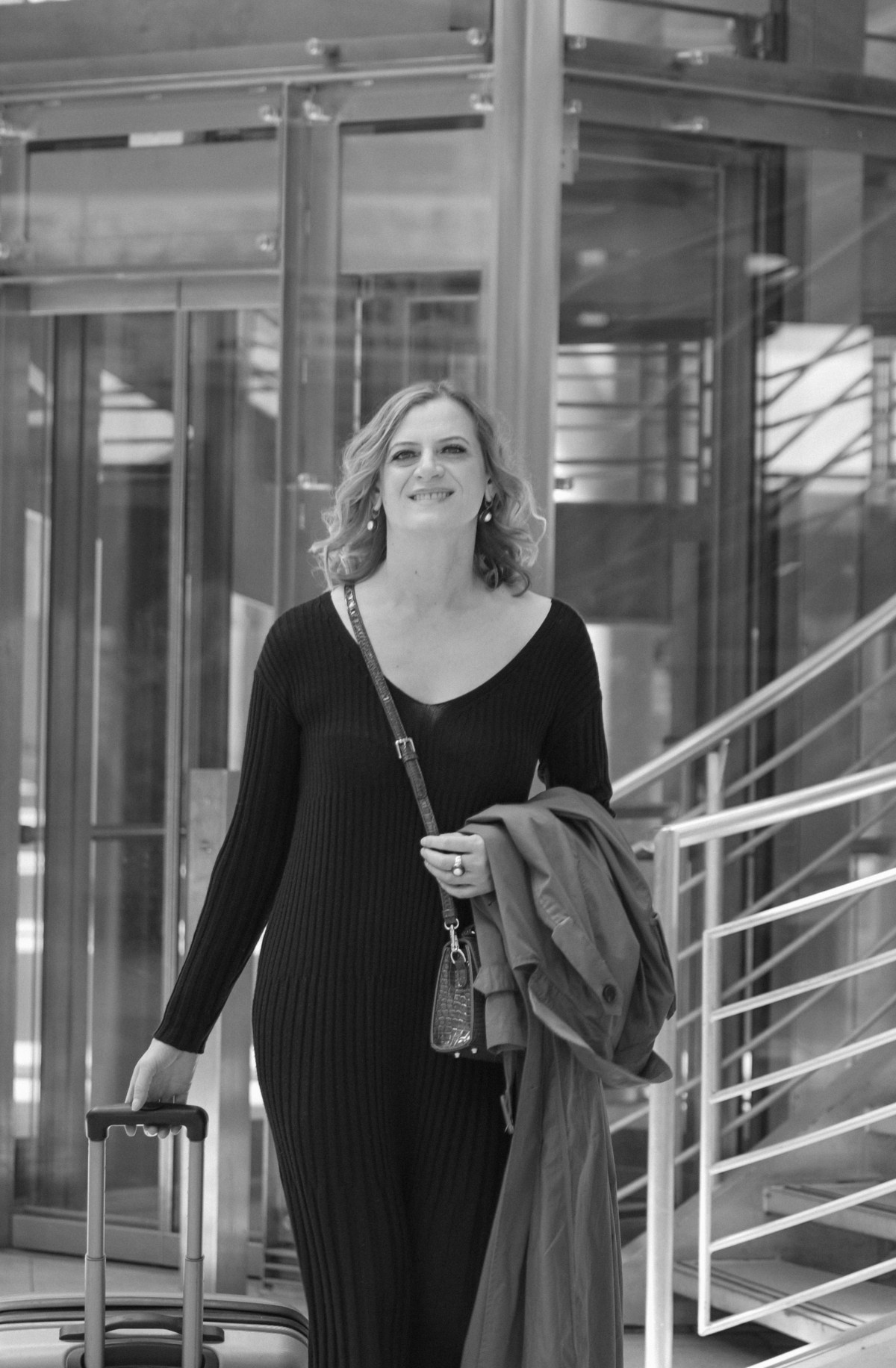 Schwarz-Weiß-Fotoshooting am Flughafen. Schwarz-weiß Fotografie in Münster. Fotografin Viktoria Roschen