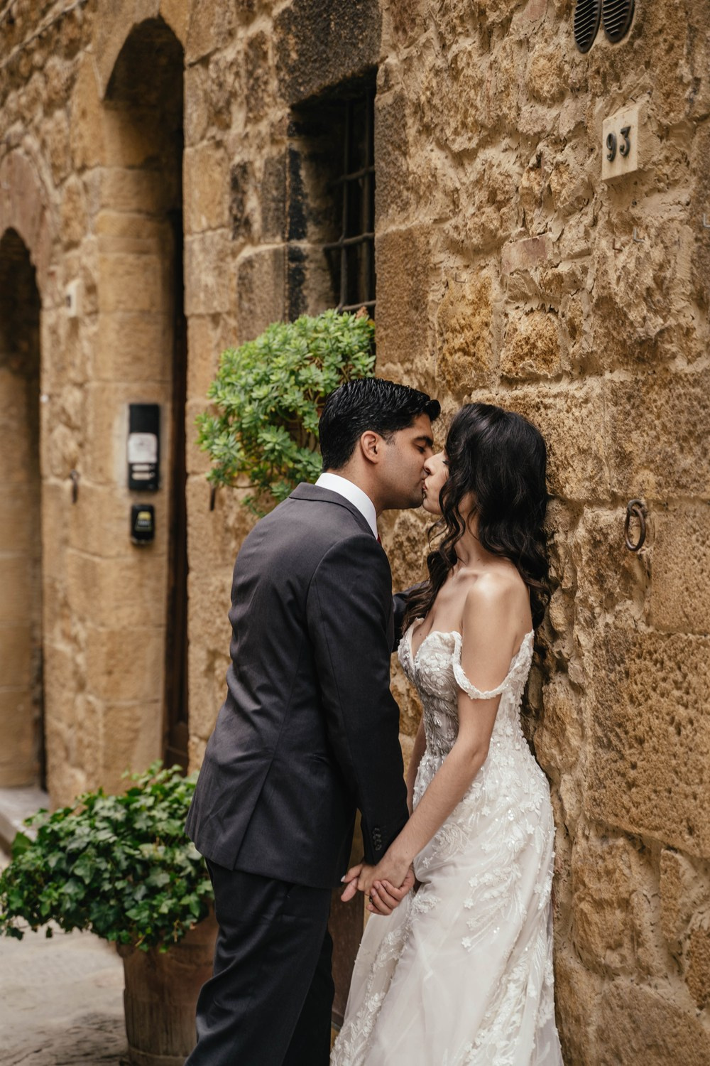 Wedding photoshoot in Pienza. Photographer in Italy Natalie Bero
