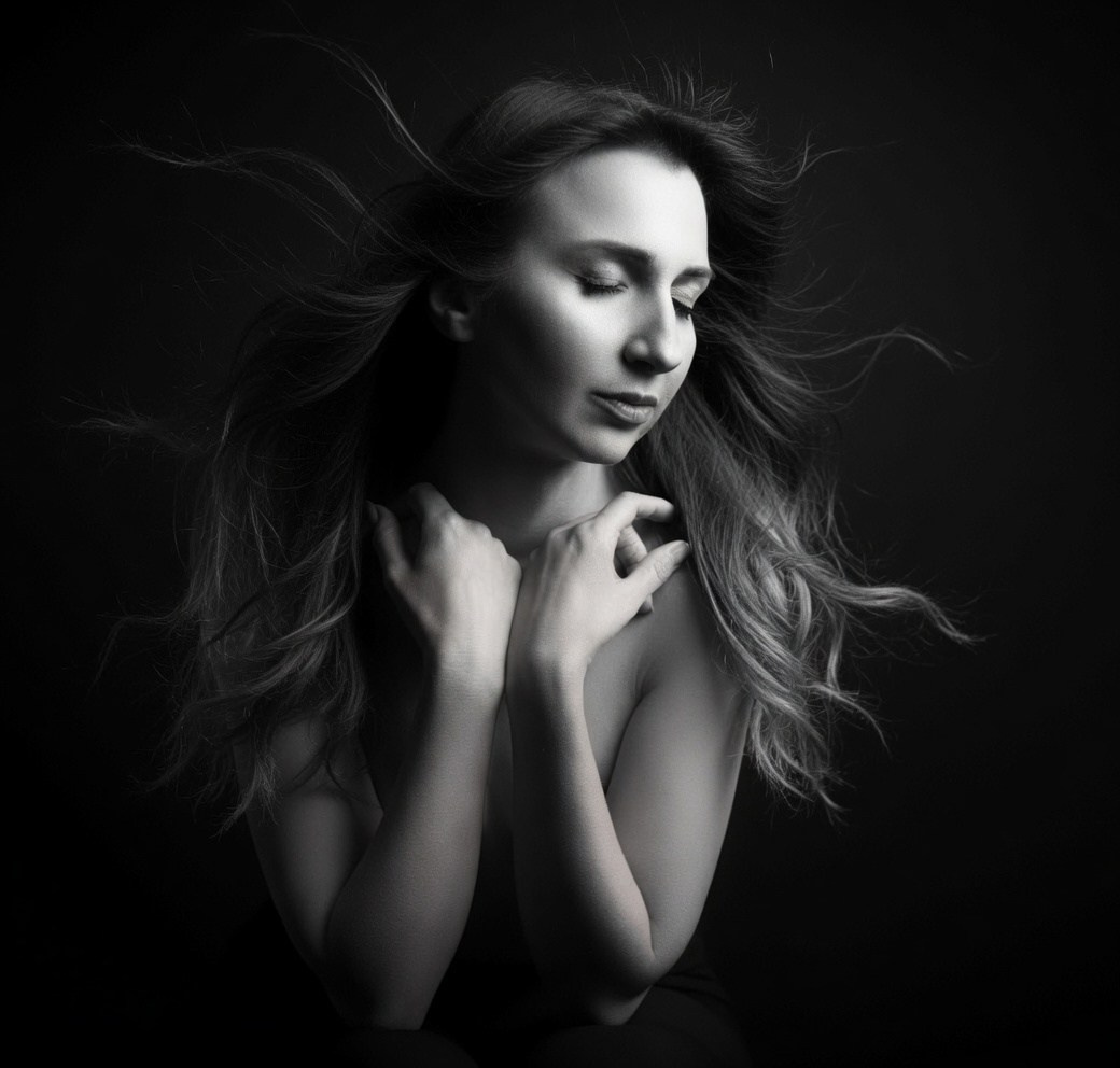 Sessione Fotografica di Ritratto in Studio Milano. Fotografa di matrimonio a Milano e in Lombardia. Racconto matrimoni con uno stile naturale, elegante e senza pose forzate
