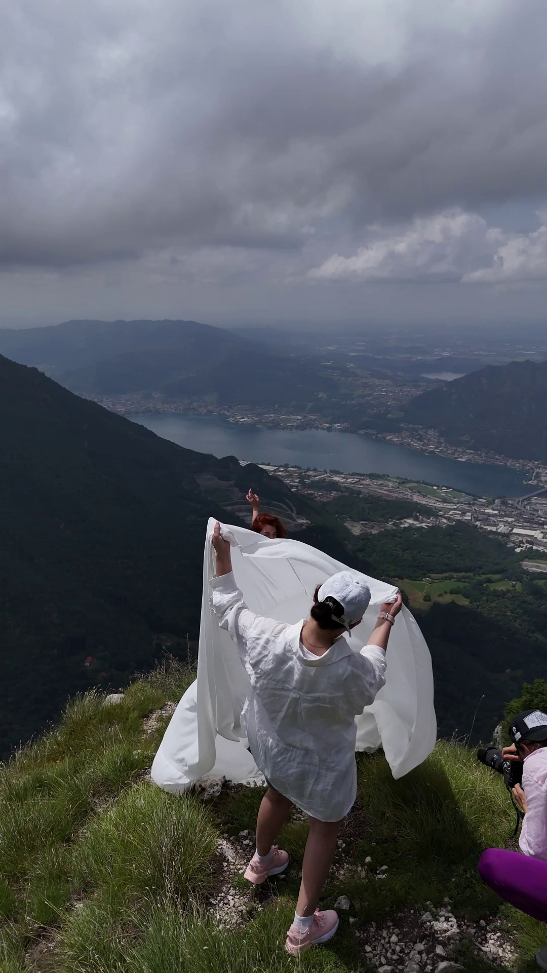 Maria videographer. Wedding and elopement photographer Italy Tuscany Como Milan Pavia Marija Galaka