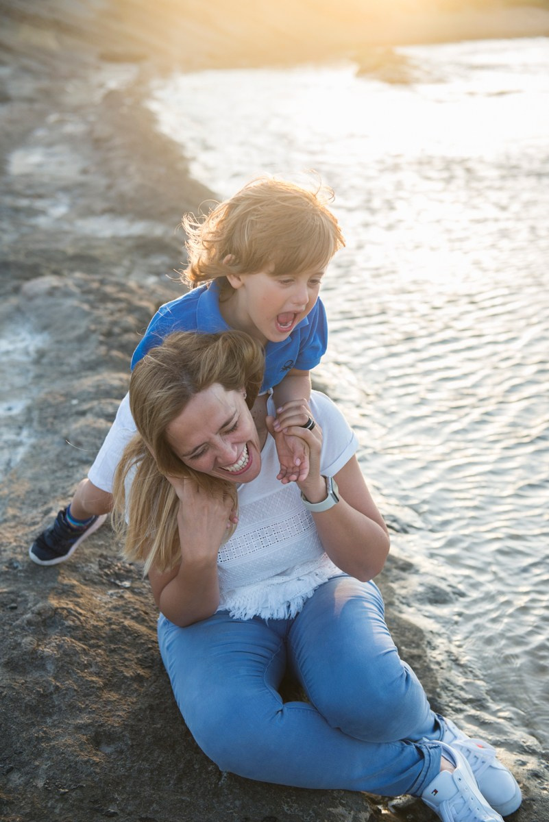Madres. Fotografia de familias en Alicante Mónica Santonja