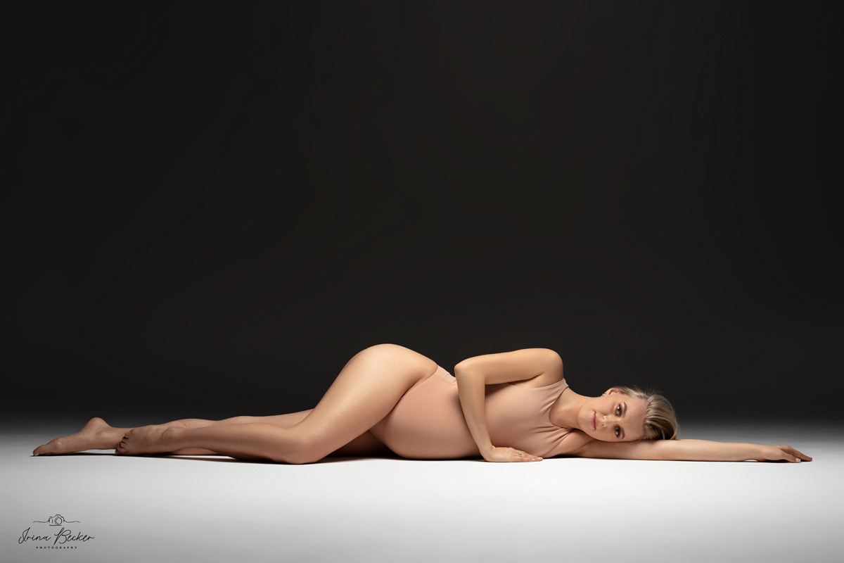 Schwanger Ulm, Schwanger Memmingen, Schwangerschaftsshooting Neu-Ulm, schwangerschaftsshooting ulm, schwangerschaftsshooting Göppingen, schwangerschaftsshooting Tübingen, schwangerschaftsshooting Reutlingen, schwangerschaftsshooting stuttgart, schwangerschaftsshooting Unter Teck, schwangerschaftsshooting Günzburg, schwangerschaftsshooting biberach an der Riss, schwangerschaftsshooting Münsingen, babybauch shooting ulm, babybauch shooting Göppingen, babybauch shooting Metzingen, babybauch shooting Neu-Ulm, babybauch shooting Stuttgart, babybauch shooting Münsingen, babybauch shooting Alb-Donau-Kreis, babybauch shooting  Bad Waldsee, babybauch shooting Laupheim, babybauch shooting Langenau, Geburt Ulm, Geburt Göppingen, Geburt Memmingen, Fotograf Ulm, Fotograf Stuttgart, Fotograf Memmingen, Fotograf Neu-Ulm, Fotograf Reutlingen, Fotograf Günzburg, Fotograf Tübingen, Fotograf Münsingen, Fotograf Ehingen, Studio Ulm, Studio Ehingen, Studio Stuttgart