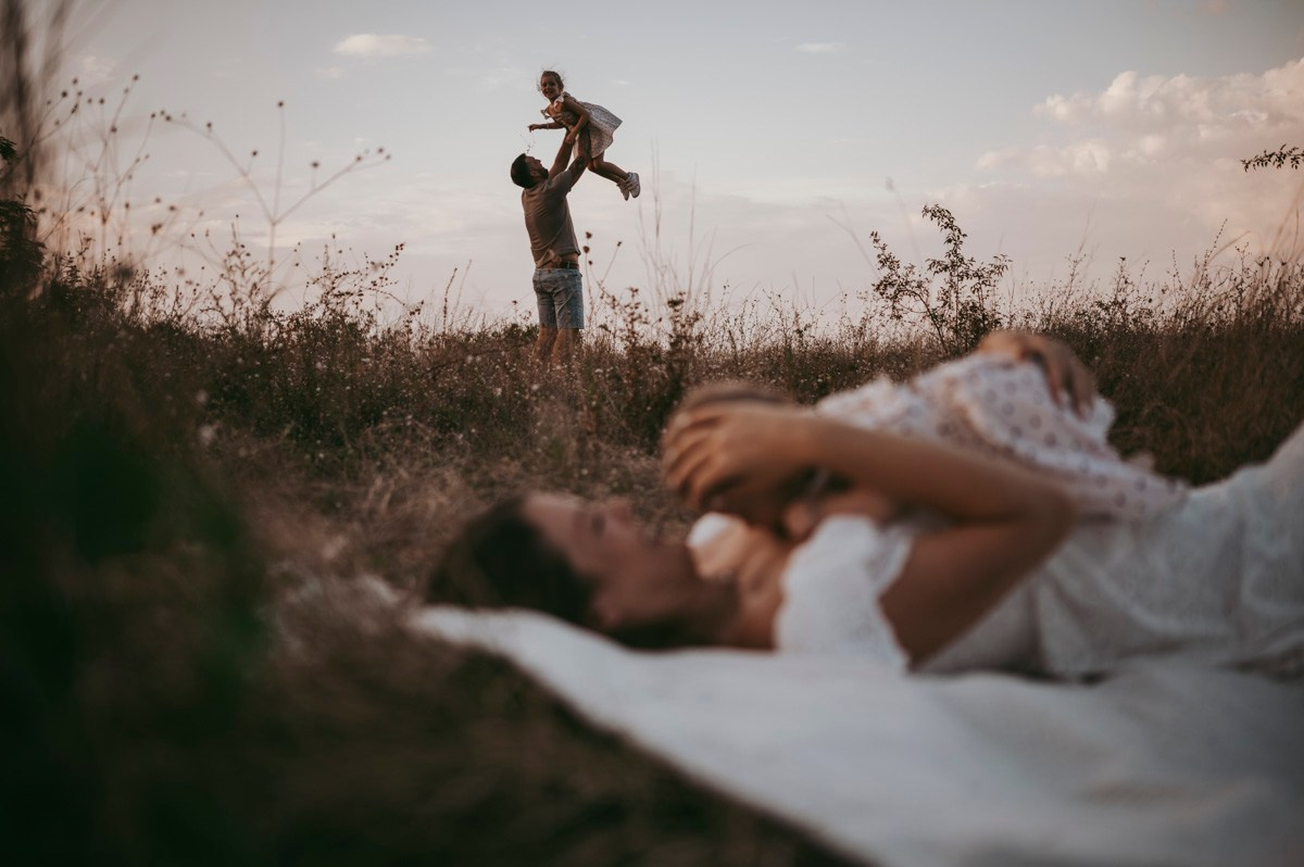 Sonja, Bojan, Nadja i Una / porodicno fotografisanje. Deciji i porodicni fotograf u Beogradu Oksana Skendzic