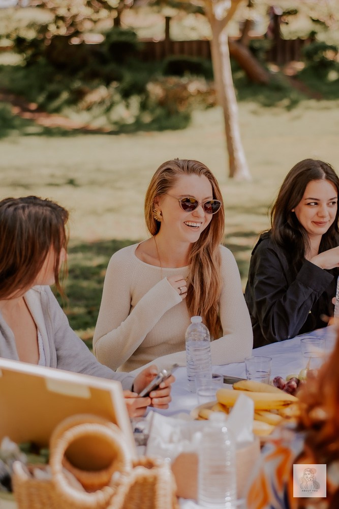 Picnic. Professional portrait photographer in Los Angeles | Axenia Haritonova